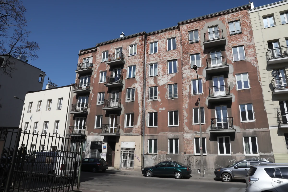 Decyzja reprywatyzacyjna ws. Skaryszewskiej 11 została wydana z naruszeniem prawa; beneficjent decyzji reprywatyzacyjnej Tomasz Szulc ma zwrócić miastu prawie 2 mln zł - poinformował przewodniczący komisji weryfikacyjnej Patryk Jaki.