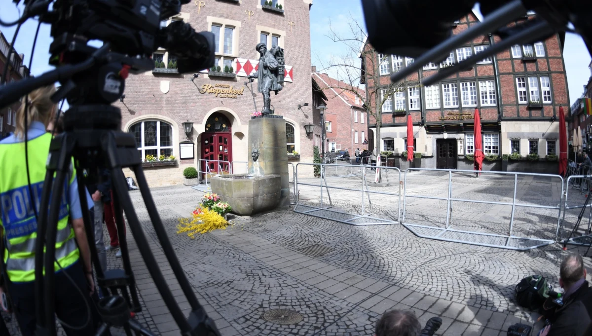 ​To nie była akcja wykonana pod impulsem, ale zaplanowana zemsta połączona z samobójstwem - tak to, co w Münsterze zrobił 48-letni Jens R., oceniają niemieccy specjaliści. Mężczyzna w sobotnie popołudnie wjechał półciężarówką w siedzących przed restauracją ludzi. Zabił 2 osoby, potem sam się zastrzelił.