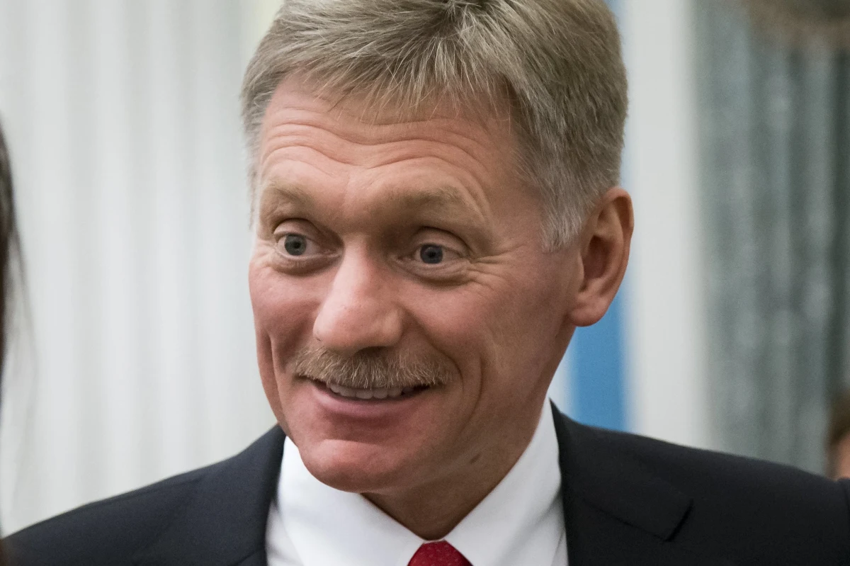 ​Premier Rosji Dmitrij Miedwiediew polecił swoim ministrom, by przygotowali propozycje środków odwetowych na nałożone w piątek przez USA sankcje na 24 rosyjskich przedsiębiorców, bankierów, wojskowych i urzędników państwowych, a także 14 rosyjskich firm. Ocenił, że sankcje USA są niedopuszczalne i bezprawne. "Piątkowe sankcje przeciwko naszemu krajowi to oczywiście kolejny przejaw protekcjonistycznej polityki" - oznajmił premier. Zaznaczył, że Moskwa zastrzega sobie prawo do odpowiedzi na nowe sankcje.