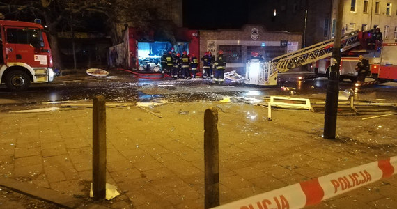 Wybuch w lokalu gastronomicznym przy ulicy Rzgowskiej w Łodzi. Służby informują, że nie ma osób poszkodowanych. 