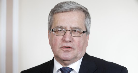 ​Były prezydent Bronisław Komorowski ma w czwartek 12 kwietnia stawić się w prokuraturze w związku ze śledztwem smoleńskim. Polityk ujawnił to w rozmowie z telewizją Polsat News.