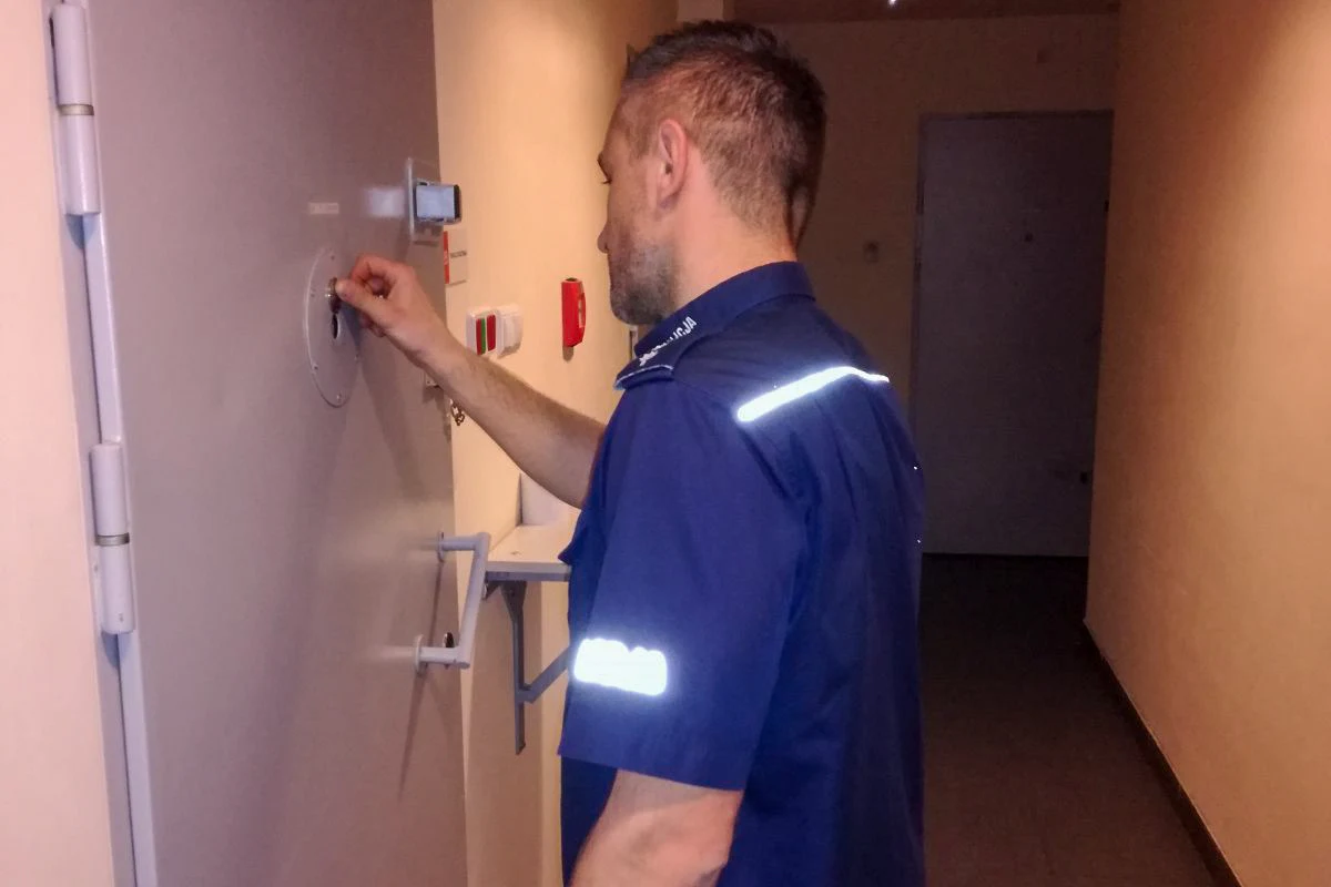 ​Sceny jak z filmu grozy rozegrały się w poniedziałkowy wieczór w miejscowości Sienna w Lubuskiem. Jeden z mieszkańców zaalarmował policję, że był świadkiem uprowadzenia. Finał policyjnej akcji był zaskakujący.