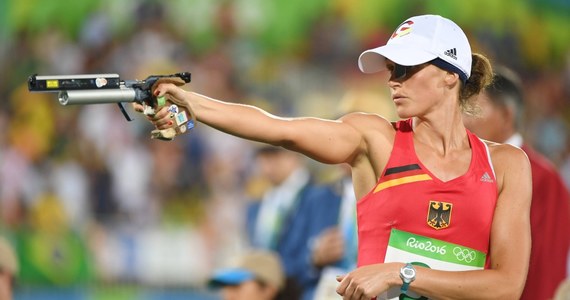 ​31-letnia Niemka Lena Schoeneborn, jedna z najbardziej utytułowanych pięcioboistek nowoczesnych w historii, postanowiła zakończyć czynne uprawianie sportu. "Nadszedł czas na realizację kolejnego etapu w życiu" - powiedziała mistrzyni olimpijska z Pekinu w 2008 roku.