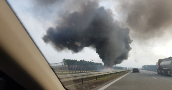 Pożar na autostradzie A2 między węzłami Nowy Tomyśl i Jordanowo. Na nitce w kierunku Świecka zapaliła się amerykańska cysterna wojskowa. 