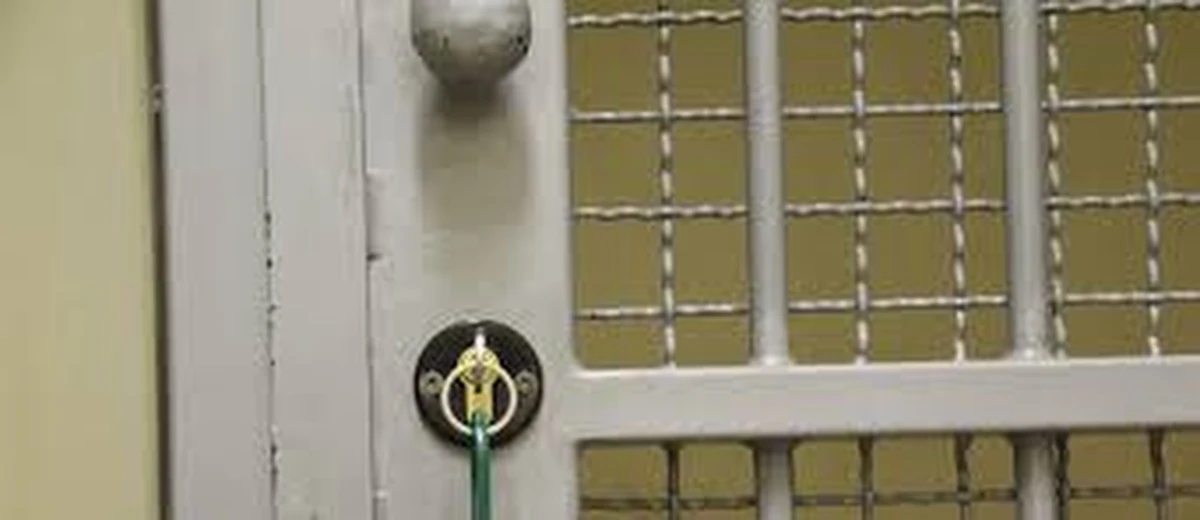 Do końca maja pozostanie w tymczasowym areszcie mężczyzna podejrzany o przestępstwa seksualne wobec 12-latki. Taką decyzję podjął właśnie sąd w Chorzowie. Ale prokuratura już zapowiada zażalenie.