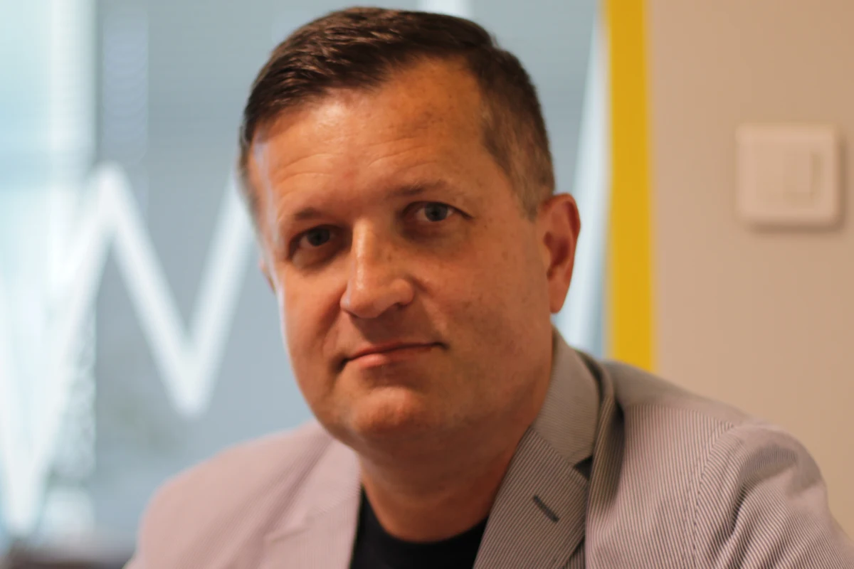 "To wszystko zależy od tego, jak wysoko sobie stawiamy poprzeczkę. Naloty miały limitowany charakter - rakiety wystrzelono raptem 3 cele. Z punktu widzenia polityków to na pewno sukces, nie sądzę, żeby to był sukces z punktu widzenia wojskowego planowania" - powiedział w Rozmowie w RMF FM gen. Jarosław Stróżyk, były wiceszef wywiadu NATO, komentując naloty na Syrię, jakie państwa zachodnie przeprowadziły w nocy. Zdaniem wojskowego, naloty były "w dużej mierze" operacją polityczną, a nie militarną, której celem mogła być chęć odstraszenia Syryjczyków, Rosjan przed dalszymi działaniami.