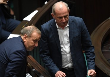 Schetyna o najnowszych propozycjach rządu PiS: Niech najpierw oddadzą nagrody