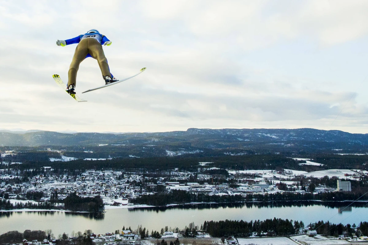 ​Kolejny sezon Pucharu Świata w skokach narciarskich może się nie odbyć na trzech norweskich skoczniach: w Trondheim, Lillehammer i Vikersund, których homologacja utraciła ważność. Zagrożony jest m.in. rozgrywany na nich turniej Raw Air.