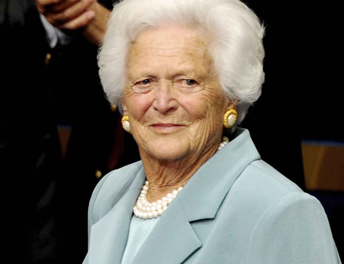 Stan zdrowia Barbary Bush, małżonki byłego prezydenta USA George'a Busha, pogorszył się na tyle, że poprosiła, by wysiłki lekarzy skupiły się na tym, by nie odczuwała bólu. Rzecznik rodziny Jim McGrath poinformował, że 92-letnia Barbara Bush podjęła taką decyzję po serii niedawnych hospitalizacji oraz po skonsultowaniu się z bliskimi i lekarzami.