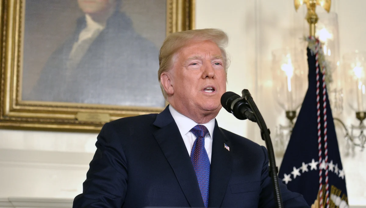 ​Prezydent Stanów Zjednoczonych Donald Trump chciał zaatakować rosyjskie i irańskie bazy w Syrii, ale szef Pentagonu James Mattis sprzeciwił się temu - informuje "Wall Street Journal".