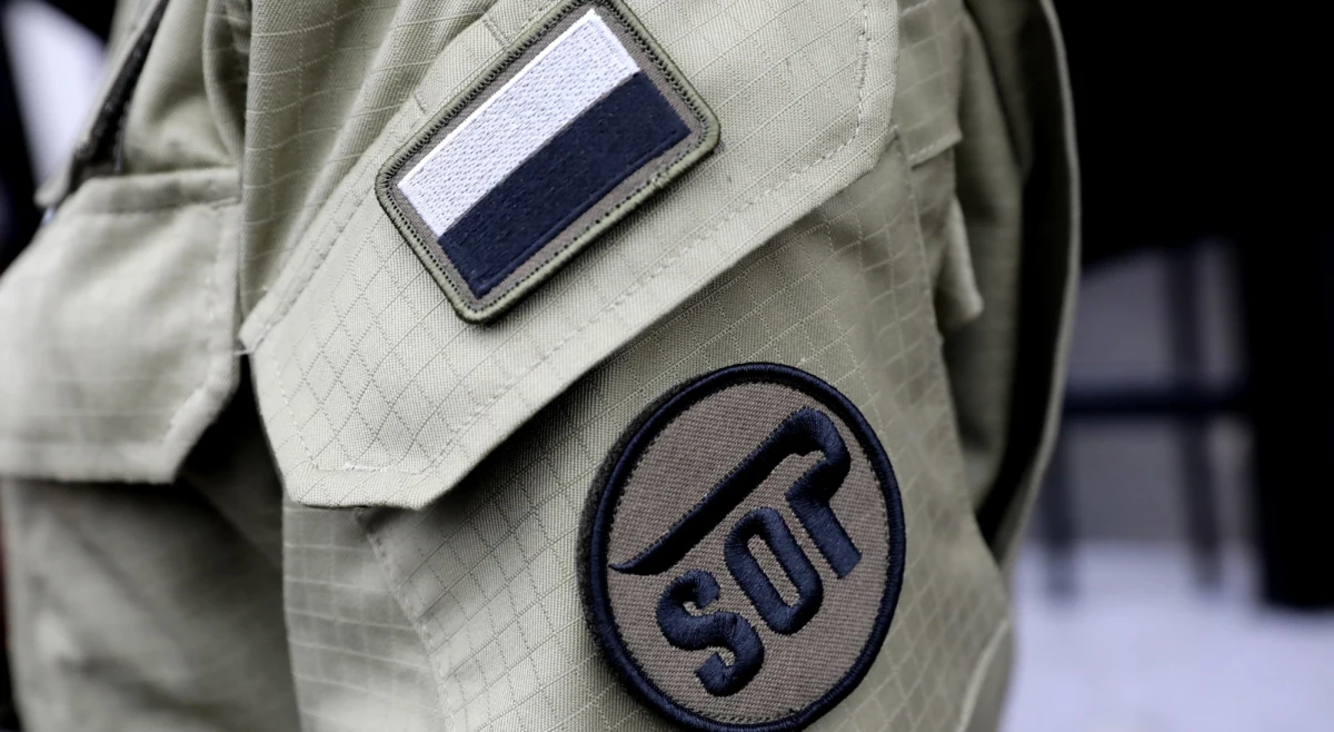 Policja bada okoliczności wypadku z udziałem funkcjonariuszy Służby Ochrony Państwa. Do zdarzenia doszło w niedzielę wieczorem w woj. kujawsko-pomorskim. 