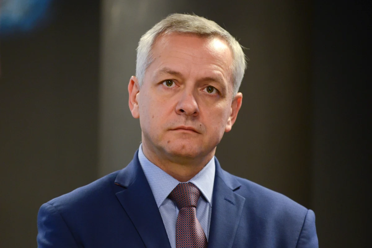 Znamy nazwisko nowego szefa resortu cyfryzacji. We wtorek, po trzech miesiącach bezkrólewia, ministerialną nominację odbierze Marek Zagórski, obecnie sekretarz stanu w ministerstwie. Od 9 stycznia, kiedy w ramach rekonstrukcji rządu ze stanowiska ministra cyfryzacji odwołana została Anna Streżyńska, Zagórski pełnił obowiązki szefa resortu.