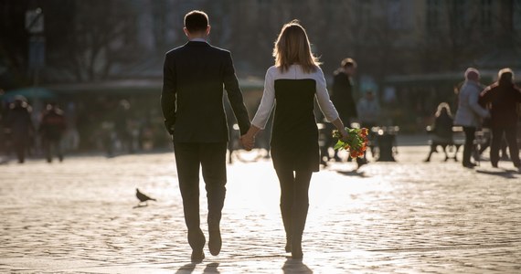 Wchodzenie na portale randkowe w poszukiwaniu znajomości można uznać za zdradą małżeńską - orzekł włoski Sąd Najwyższy. Przyznał rację kobiecie z Bolonii, która opuściła męża, gdy odkryła, że szuka w internecie nowej partnerki.