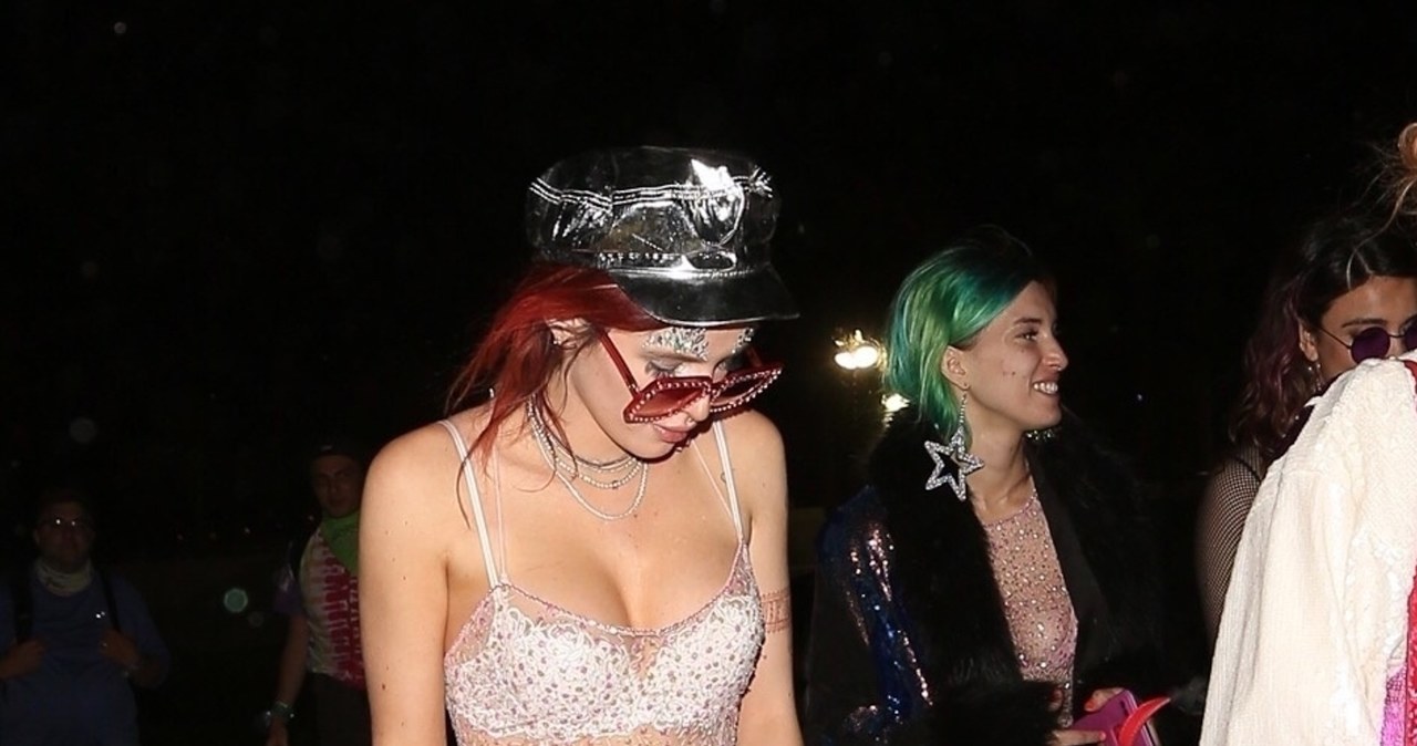 Bella Thorne w całkowicie prześwitującej sukience na festiwalu muzycznym! -  pomponik.pl