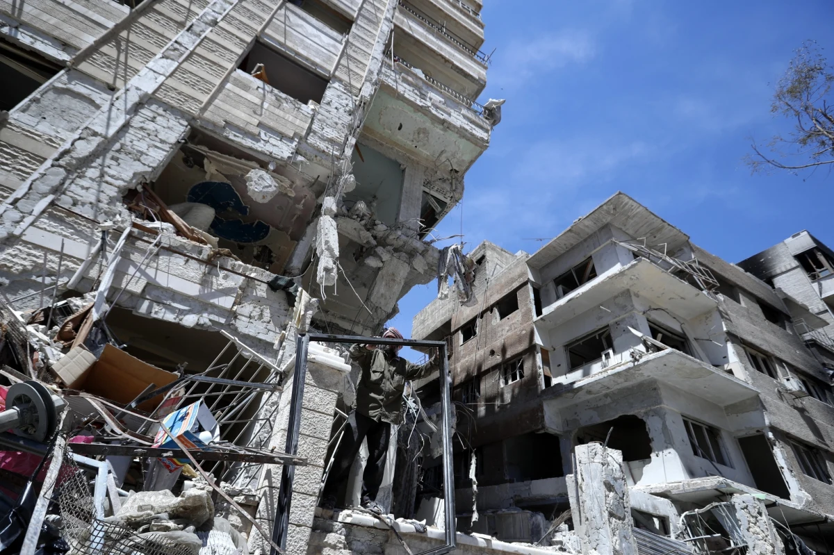 ​Pentagon chce zastąpić stacjonujące w północno-wschodniej Syrii jednostki amerykańskie w sile 2 tys. żołnierzy kontyngentem złożonym wyłącznie z wojsk lądowych państw arabskich. Zadaniem tych wojsk byłaby stabilizacja regionu po pokonaniu Państwa Islamskiego. Koncepcja utworzenia arabskiego korpusu militarnego, który zastąpiłby liczący 2 tys. żołnierzy kontyngent wojsk amerykańskich, które stacjonują na północy Syrii, w pobliżu granicy z Turcją, jest wyrazem rosnącej irytacji prezydenta Donalda Trumpa kosztami i czasochłonnością procesu stabilizacji regionu po zwycięstwie międzynarodowej koalicji antyterrorystycznej nad Państwem Islamskim.