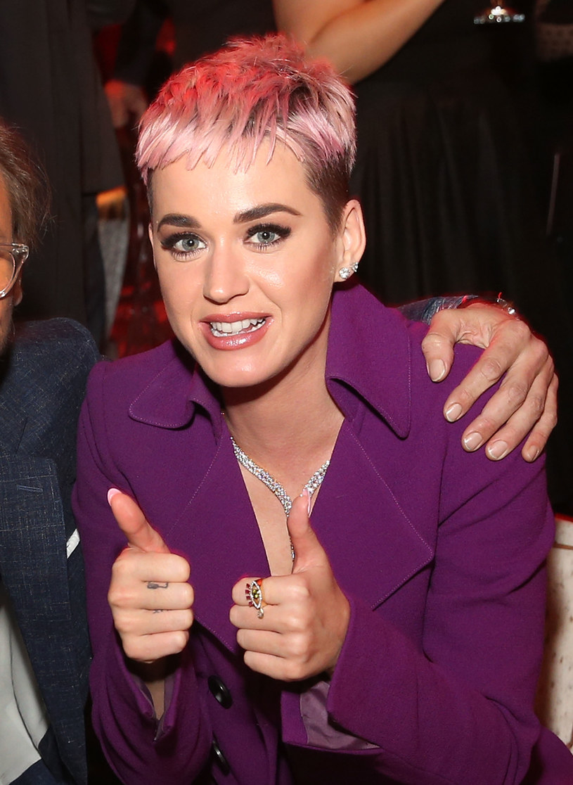 Katy Perry zaliczyła wpadkę w poniedziałkowym (16 kwietnia) odcinku "American Idol". W trakcie programu wokalistce pękły spodnie.