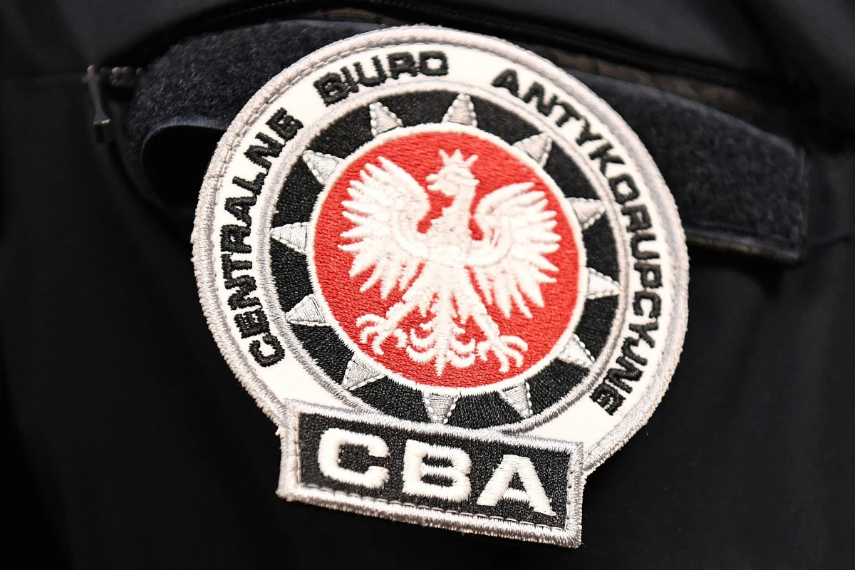 Zarzuty usiłowania dokonania oszustw, płatnej protekcji i przywłaszczenia sobie funkcji publicznej, zamierza przedstawić katowicka prokuratura czterem zatrzymanym w środę przez CBA osobom, m.in. b. ministrowi sprawiedliwości Andrzejowi K. - podała w środę Prokuratura Krajowa. Osoby te zostały zatrzymane w śledztwie prowadzonym przez Prokuraturę Regionalną w Katowicach, w którym już w styczniu zarzuty przedstawiono ośmiu osobom.