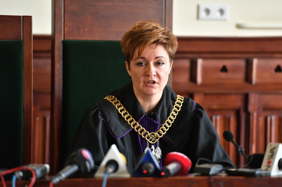 ​Sąd we Wrocławiu uniewinnił kierownika działu zwierząt drapieżnych w zoo oskarżonego o niedopełnienie obowiązków. Miał on źle nadzorować pracę brygadzisty, który na wybiegu został w 2015 roku zaatakowany przez tygrysa. Mężczyzna zmarł. Zdaniem sądu, to nie Stanisław U. odpowiada za tragedię. To był nieszczęśliwy wypadek.