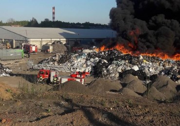 Potężny pożar w Siemianowicach Śląskich: Ogień objął składowisko odpadów