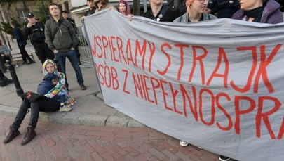 Opozycja chce ustaw, które zakończą protest w Sejmie. Poseł PiS inicjatorom zarzuca hipokryzję