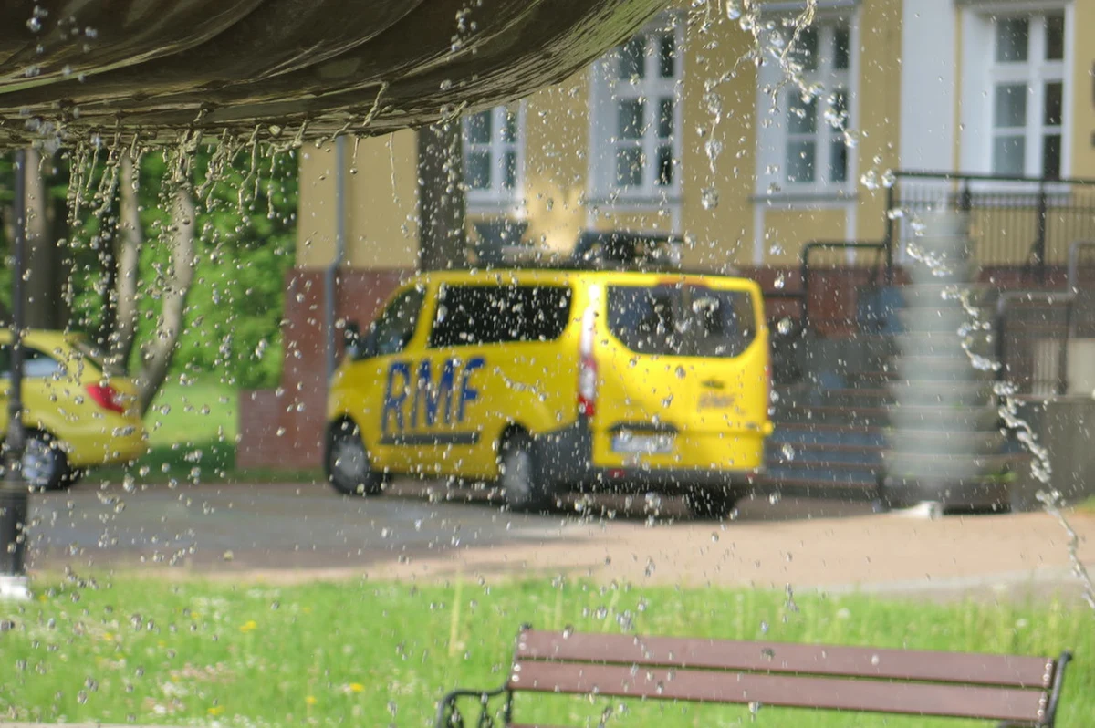 Bielawa na Dolnym Śląsku będzie tym razem „Twoim Miastem w Faktach RMF FM”. Tak zdecydowaliście w głosowaniu na RMF24.pl. Dlatego już w sobotę zaparkuje tam żółty wóz satelitarny RMF FM z naszym reporterem na pokładzie. Opowiemy Wam o urokach, atrakcjach i zabytkach tego miasta.