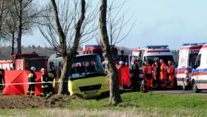 Dwoje uczniów nie żyje, kilkanaście osób rannych. Zarzuty ws. wypadku w Słowinie