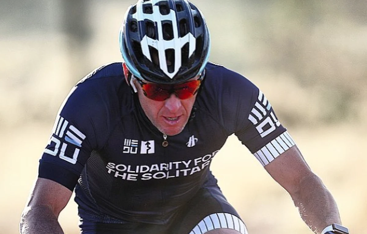 Lance Armstrong zgodził się zapłacić 5 mln dolarów w ramach ugody z rządem Stanów Zjednoczonych. Władze żądały od niego 100 mln dolarów odszkodowania za wykorzystywanie państwowych pieniędzy na cele dopingowe - poinformował adwokat kolarza Elliot Peters.