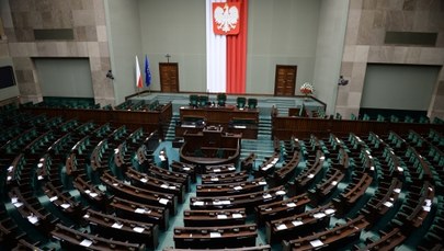 Sondaż: Pięć partii w Sejmie, Nowoczesna poza parlamentem