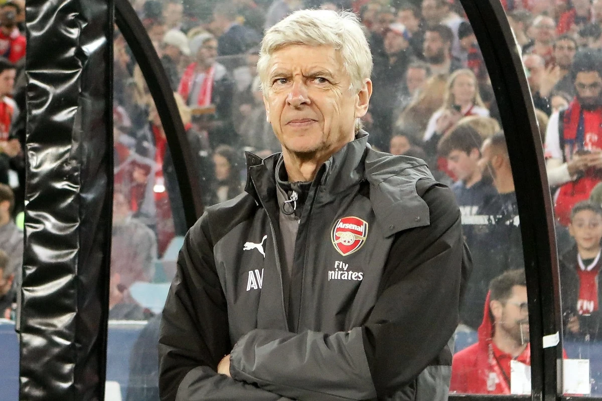 ​Z końcem obecnego sezonu Arsene Wenger przestanie być trenerem piłkarzy Arsenalu Londyn. Pełnił tę funkcję od 1 października 1996 roku i trzykrotnie zdobył z "Kanonierami" mistrzostwo Anglii. Nazwisko jego następcy nie jest jeszcze znane.