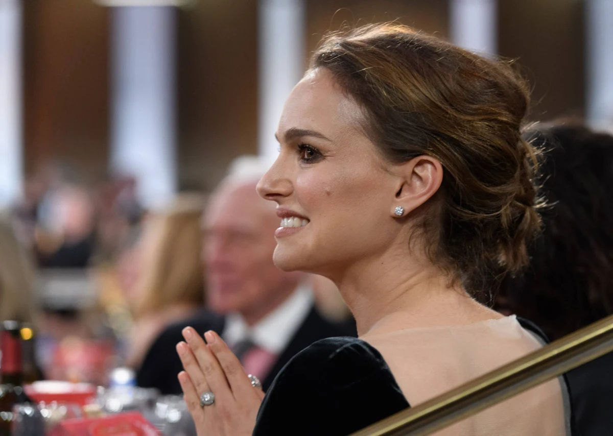 Natalie Portman odwołała wizytę w Izraelu, gdzie w czerwcu miała otrzymać odznaczenie. Powodem są ostatnie wydarzenia związane z tym krajem, które 36-letnia aktorka nazwała "wyjątkowo przykrymi" - ogłosiła organizacja, która miała jej wręczyć nagrodę.