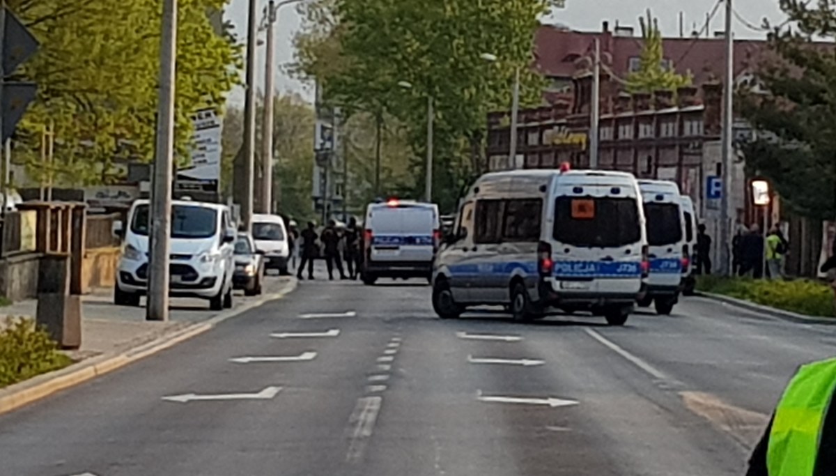 Dwie osoby zostały zatrzymane w czasie sobotniej akcji ABW i policji w dolnośląskim Dzierżoniowie. To główni organizatorzy koncertu grup neofaszystowskich, do którego miało dojść w miasteczku. Koncert nie odbył się.