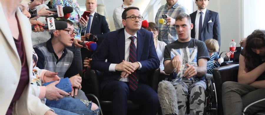 Protest opiekunów niepełnosprawnych w Sejmie, zeznania Donalda Tuska w procesie Tomasza Arabskiego i pierwsze mieszkania zbudowane w programie Mieszkanie +. To będą główne tematy polityczne przyszłego tygodnia.