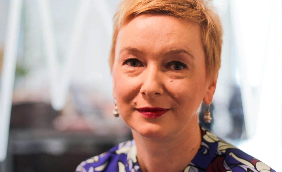 "Myślę, że w ciągu kilku dni zostaną ogłoszeni wszyscy kandydaci Prawa i Sprawiedliwości na prezydentów miast w wyborach samorządowych. Będą dwa obozy – przedstawiciel PiS i reszta – wszyscy kandydaci, którzy się tam objawili to mniej lub bardziej, albo są do dziś, osoby związane z Rafałem Dutkiewiczem” - powiedziała Mirosława Stachowiak-Różecka w Porannej rozmowie w RMF FM. Posłanka PiS, która wedle naszych informacji będzie kandydatką swojej partii na prezydenta Wrocławia, oświadczyła, że nie jest zdziwiona, że Kazimierz Michał Ujazdowski "wyszedł z PiS". "Był taki czas, że wrócił po katastrofie smoleńskiej, kiedy nawet ja wierzyłam, że on chce z nami budować Polskę, ale dziś już wiem, że ten powrót był cyniczny" – stwierdziła. Stachowiak-Różecka, odnosząc się do wcześniejszej inicjatywy Ujazdowskiego i Dutkiewicza „Polska XXI” powiedziała, że to było "jedno z wyjść 'Kazia Wędrowniczka' z PiS". "To są emocje i nie można się im dziwić. Trzeba wziąć głęboki oddech, i kontynuować rozmowy. Jestem przekonana, że zrealizujemy najważniejsze postulaty niepełnosprawnych. Ci ludzie naprawdę nie mają wyboru i trzeba być wrażliwym na ich problemy" – w taki sposób posłanka PiS skomentowała trwający w Sejmie protest osób niepełnosprawnych. 