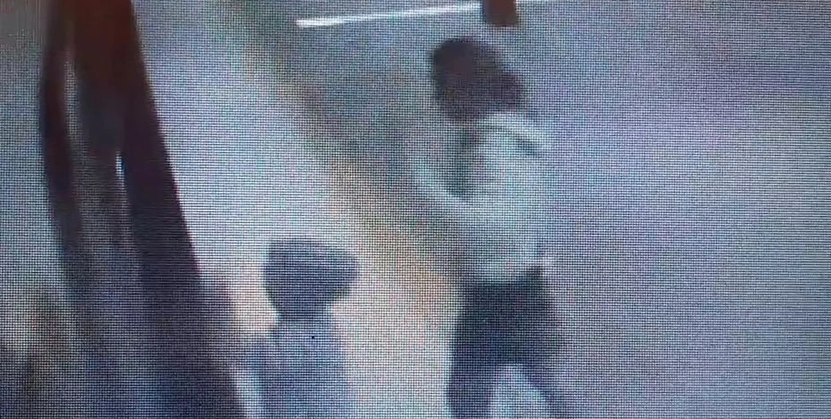 Zarzut narażenia dziecka na utratę życia lub zdrowia usłyszała kobieta, której 5-letni syn na dworcu w Częstochowie wpadł w szczelinę między odjeżdżającym pociągiem a peronem. Na szczęście maszynista w porę zahamował i chłopcu nic się nie stało. 