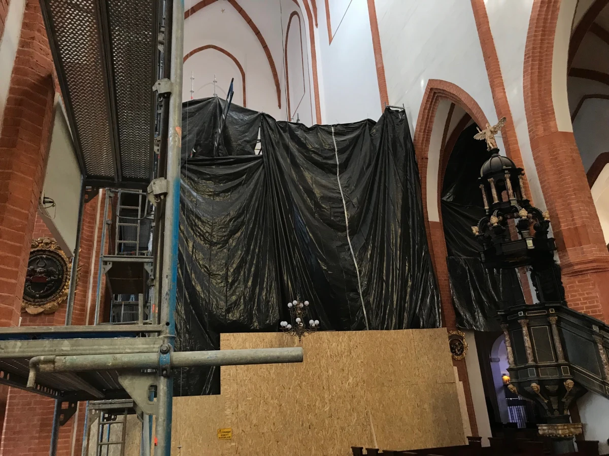 Bezcenne organy Michaela Englera z kościoła pod wezwaniem świętej Elżbiety we Wrocławiu, które spłonęły w pożarze w 1976 roku, zostaną odbudowane. Prace mogą potrwać cztery lata. Każda z blisko pięciu tysięcy piszczałek będzie wykonana ręcznie. Dziś podpisano umowę z konsorcjum trzech firm, które zajmie się zaprojektowaniem i później budową instrumentu. 