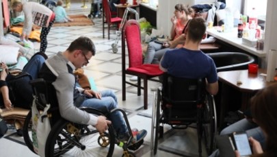 Opiekunowie niepełnosprawnych proponują kompromis ws. dodatku rehabilitacyjnego