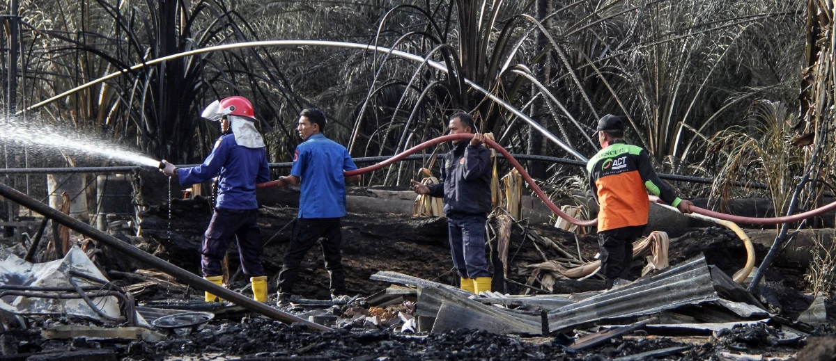 21 osób zginęło, a 38 zostało ciężko rannych w pożarze szybu naftowego w Indonezji. Ogień pojawił się w nocy z wtorku na środę. Gaszenie trwało wiele godzin. 