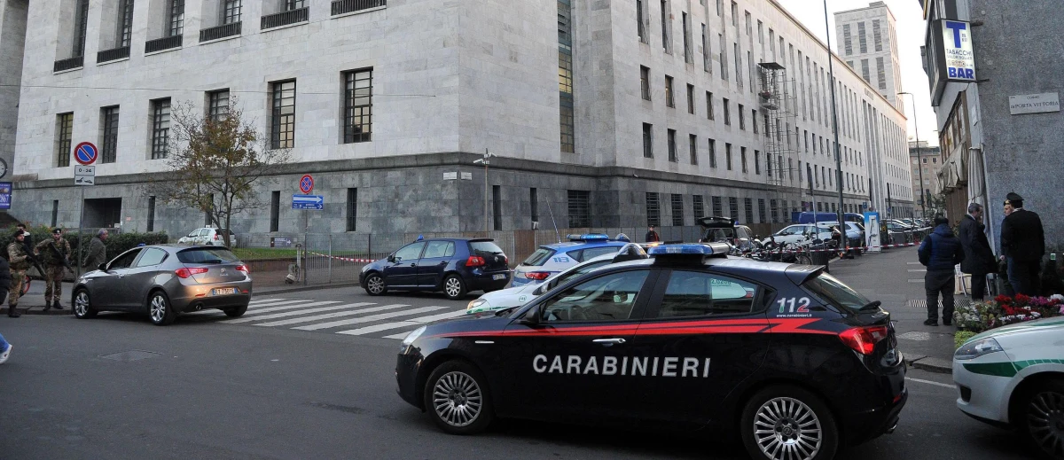 21-letni obywatel Gambii został zatrzymany w czwartek koło Neapolu. Przygotowywał zamach terrorystyczny we Włoszech. Chciał wjechać w tłum samochodem - poinformowała prokuratura. 