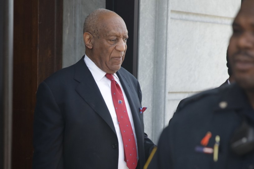 Słynny amerykański aktor Bill Cosby został w czwartek uznany za winnego przemocy seksualnej wobec Andrei Constand. Wyrok został wydany przez sąd w Pensylwanii po trzech tygodniach procesu. Komikowi grozi 30 lat więzienia.