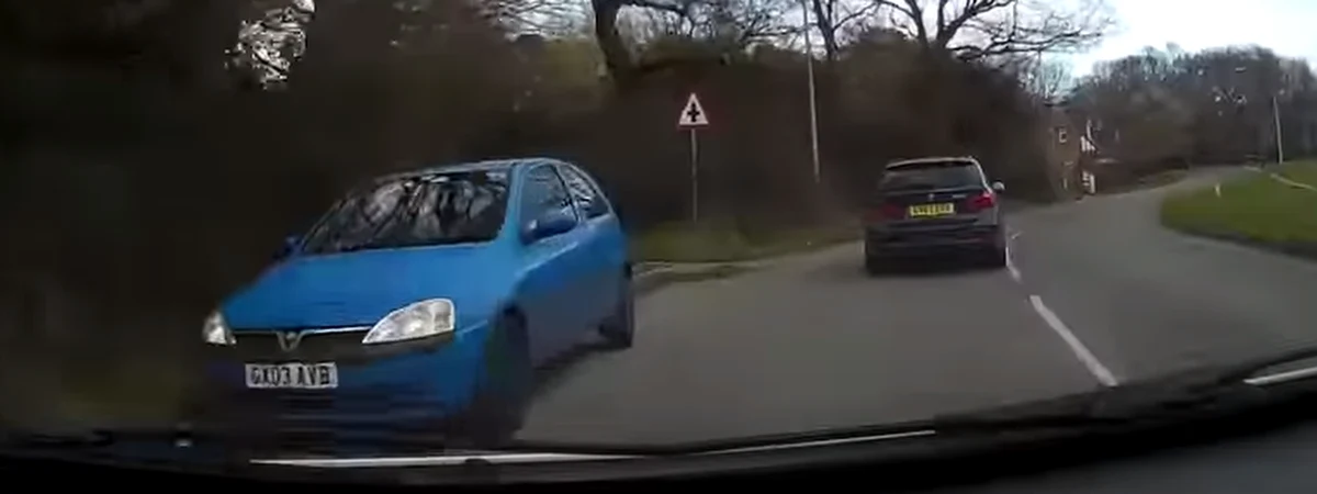 Policja z brytyjskiego Sussex opublikowała nagranie z samochodowego wideorejestratora pokazujące, jak zachowuje się pijany kierowca. Ma to być przestroga przed wsiadaniem za kierownicę po alkoholu. 