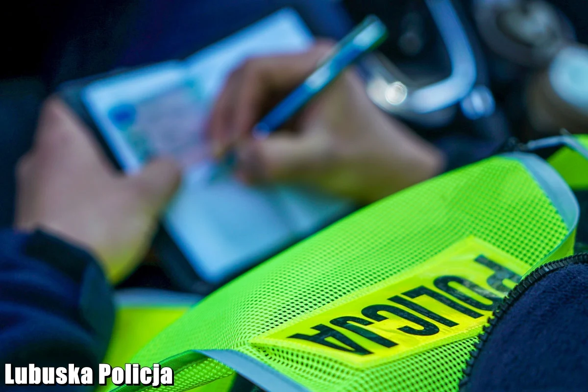 Czterech kierowców odpowie przed sądem za stworzenie zagrożenia w ruchu, gdy na autostradzie A2 jechali pod prąd. Okazało się, że chcieli uniknąć stania w korku po blokadzie drogi na skutek porannej kolizji na wysokości Lutola Suchego w Lubuskiem.