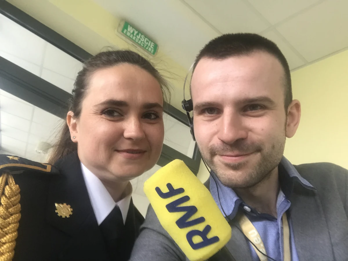 225 mężczyzn. I jedna kobieta! Tak było na uroczystym spotkaniu w Szkole Głównej Służby Pożarniczej. Młodzi oficerowie zakończyli właśnie studia. Teraz trafią do jednostek straży pożarnej w całej Polsce. Wśród nich - jedyna kobieta na roku, Katarzyna Piszczek ze Straży Pożarnej w Żyrardowie.