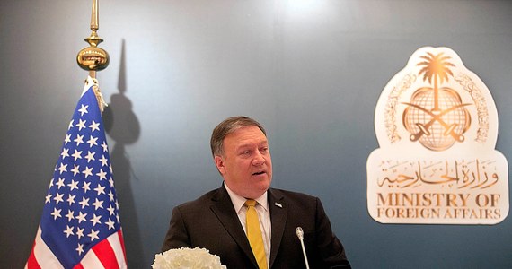 Nowy sekretarz stanu USA Mike Pompeo podczas swojej niedzielnej wizyty w Rijadzie podkreślił, że umowa nuklearna z Iranem "zawiodła" i nie spełniła celu "powstrzymania" Teheranu w regionie. Zapewnił, że będzie pracował nad zmianami w porozumieniu.
