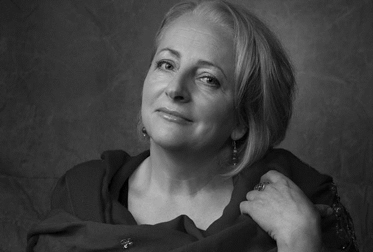 Ewa Dyakowska-Berbeka - zakopiańska artystka związana z Teatrem Witkacego - zmarła po długiej chorobie w niedzielę wieczorem – poinformowano na stronie internetowej Teatru Witkacego. Była żoną himalaisty Macieja Berbeki, który zginął na Broad Peak w 2013 r.