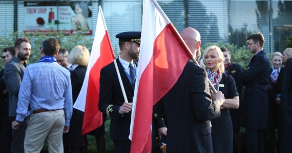 Po godz. 16:00 zakończyło się spotkanie zarządu LOT z pracownikami - poinformował dyrektor Biura Komunikacji Korporacyjnej Adrian Kubicki. Jak dodał, na spotkaniu, mimo wcześniejszych zapowiedzi, nie pojawili się liderzy związków zawodowych. "Na spotkaniu było w sumie ok. 20 osób. Nie było liderów związków zawodowych, mimo że zapowiadali, że będą" - poinformował Kubicki, podkreślając jednocześnie, że podobnie jak inni pracownicy, związkowcy mają prawo uczestniczyć we wszystkich spotkaniach. Przypomniał, że tego typu rozmowy będą kontynuowane.