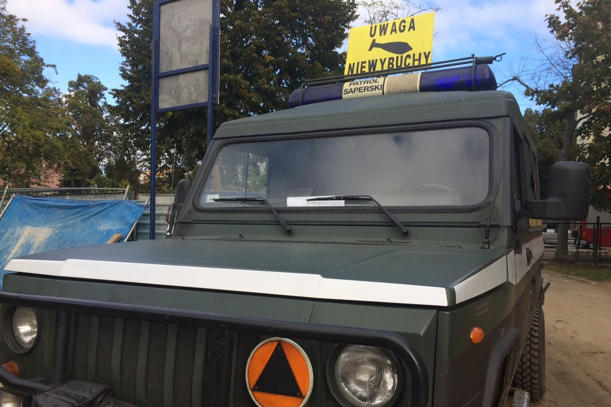 ​Znaleziony niewybuch powodem ewakuacji kilkunastu osób w miejscowości Frydek na Śląsku. Wiadomo, że jest to pocisk moździerzowy. Na miejsce wezwano już saperów.