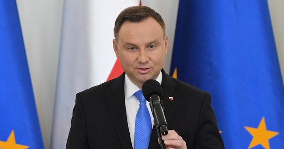 Prezydent Andrzej Duda najprawdopodobniej zaproponuje nową datę referendum konsultacyjnego w sprawie zmiany konstytucji - dowiedział się nieoficjalnie reporter RMF FM Patryk Michalski. Wcześniej Andrzej Duda chciał, żeby do głosowania doszło 11 listopada.