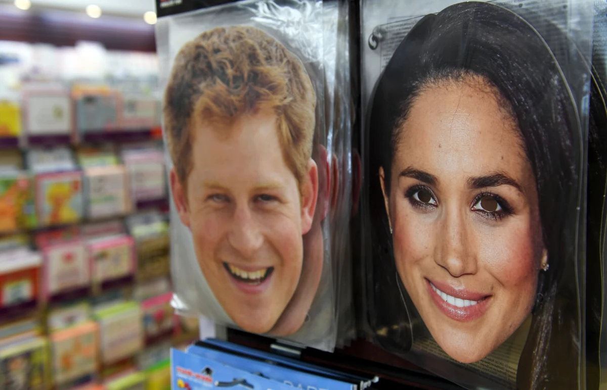 Przynieście  własny  piknik – to sugestia zamku w Windsorze do gości zaproszonych na ślub księcia Harry’ego i amerykańskiej aktorki Meghan Markle. Prawie 2.5 tys. ludzi otrzymało tzw. złoty bilet, który upoważnia ich w dniu ślubu do wejścia na teren rezydencji królowej, jednak nie do samego budynku. Uroczystą ceremonię zaplanowano na 19 maja. 