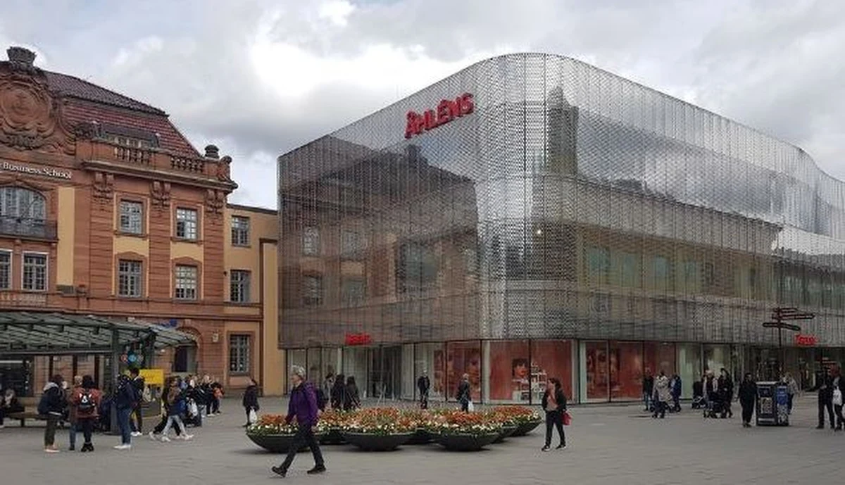 W Lund na południu Szwecji zatrzymano nad ranem 30-letniego mężczyznę podejrzanego o przygotowywanie ataku terrorystycznego - podała szwedzka policja.