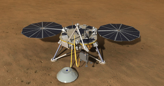 NASA rozpoczyna nowy etap badań Marsa. W sobotę, krótko po godzinie 13:00 polskiego czasu otwiera się pierwsze okno startowe, podczas którego na spotkanie Czerwonej Planety ma wyruszyć najnowsza międzyplanetarna sonda InSight. Jej zadaniem będą pierwsze w historii badania wnętrza czwartej planety Układu Słonecznego, zmierzające do wyjaśnienia zagadek jej powstania. Jednym z kluczowych instrumentów naukowych sondy jest aparatura do pomiarów przepływu ciepła z wnętrza planety, w której budowie uczestniczyli polscy eksperci.